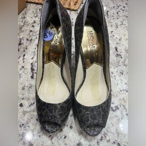 Michael Kors SIZE 8.5 Black Gold Glitter Platform Peep Toe 5" Pumps